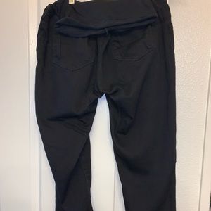 Black maternity pants with back pockets